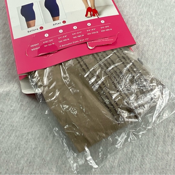 ASSETS SPANX WOMEN’S SHAPING SHEERS PANTYHOSE BUILT-IN SHAPER SHORT SIZE: 2 NUDE - Picture 7 of 8